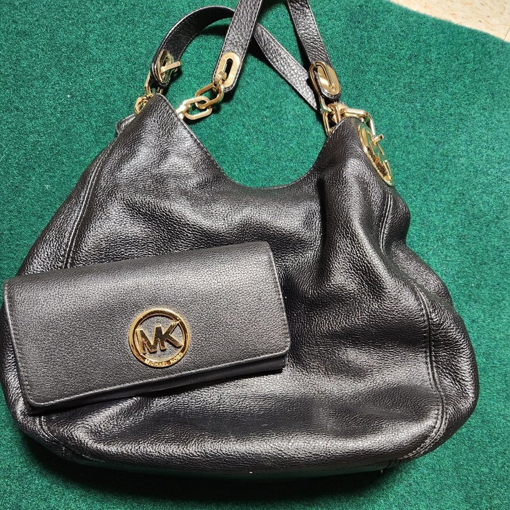 Michael Kors Fulton Large Shoulder Bag with Matching Wallet